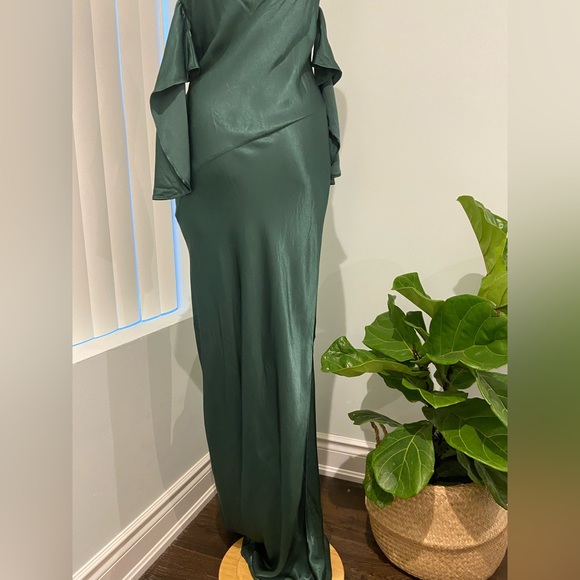 Beautiful satin cold shoulder gown - Picture 8 of 10